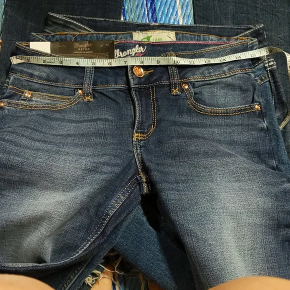 Wrangler retro women's May mid-rise bootcut jeans - Picture 3 of 6